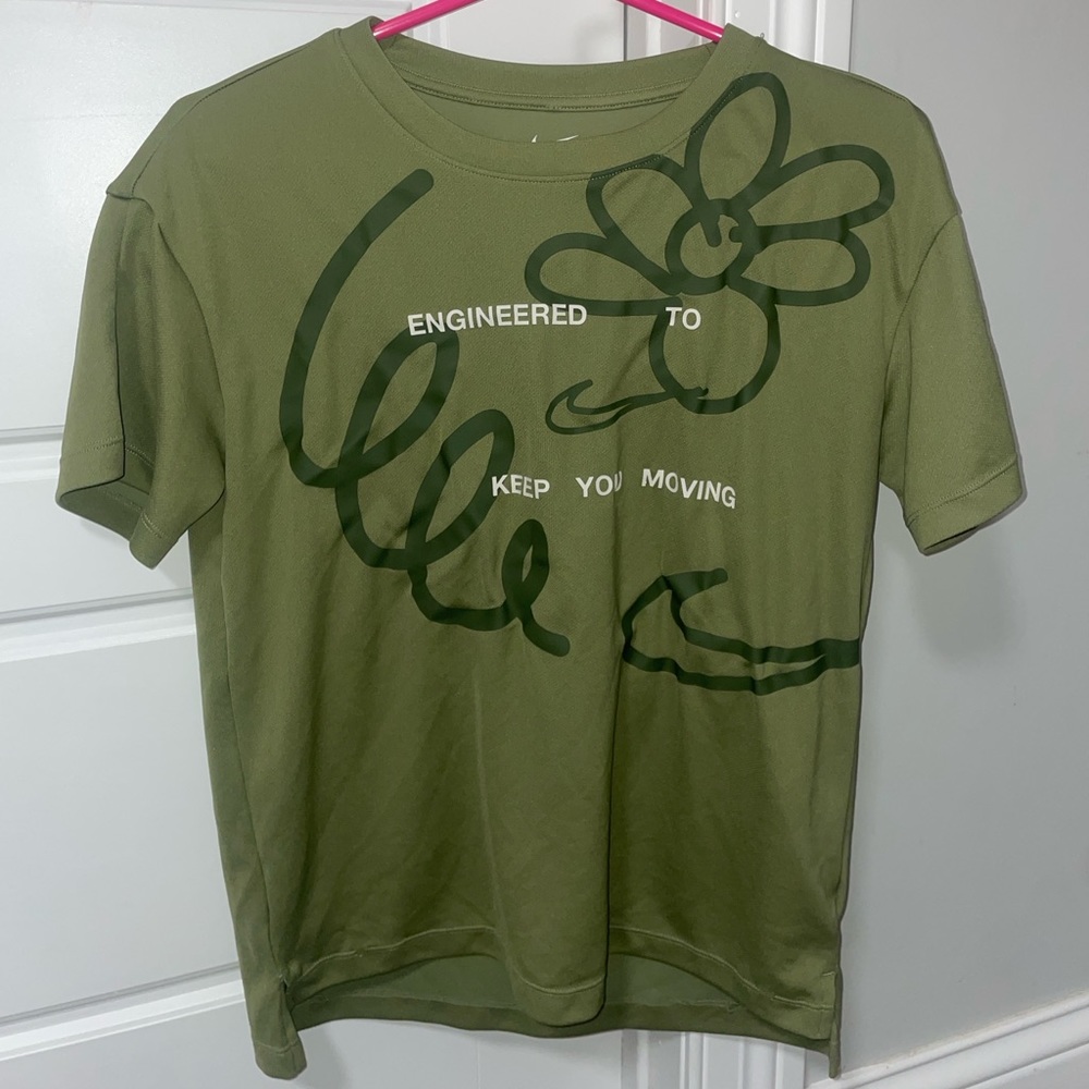 Green Yourh Large Nike T-Shirt